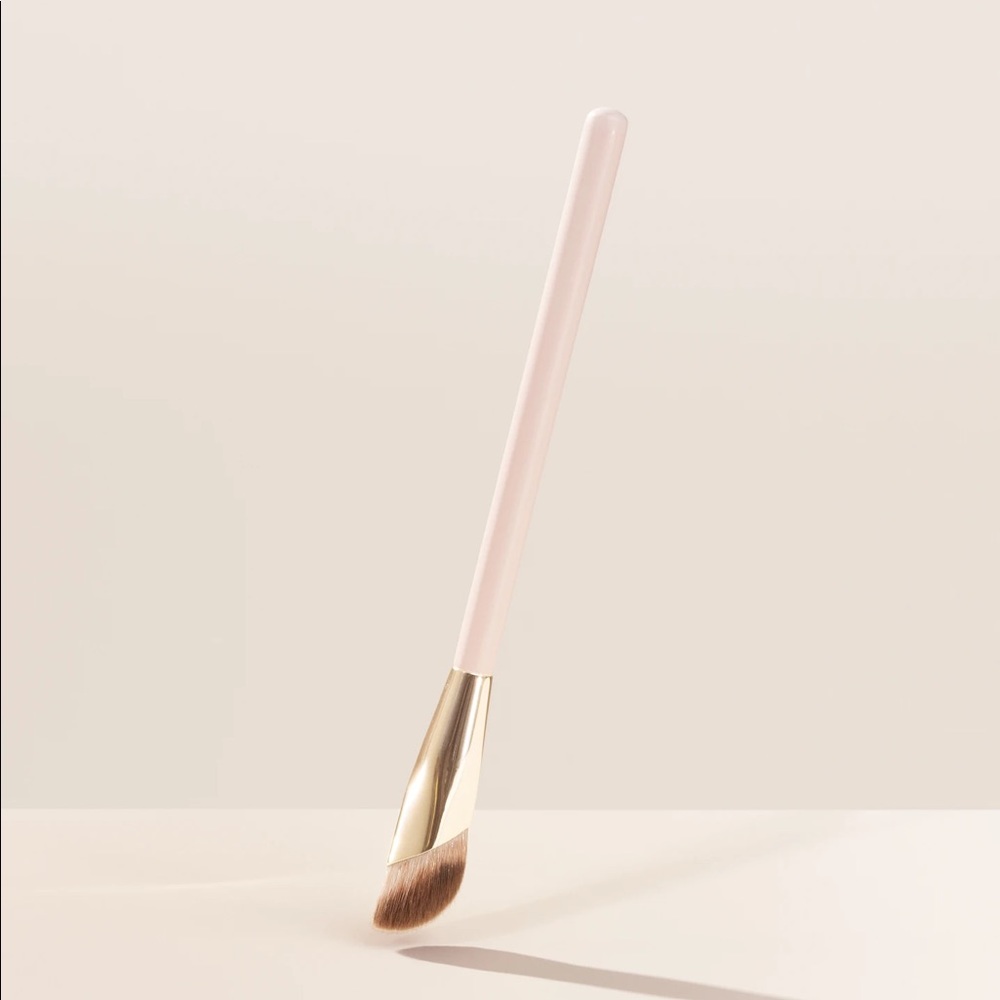 Concealer brush